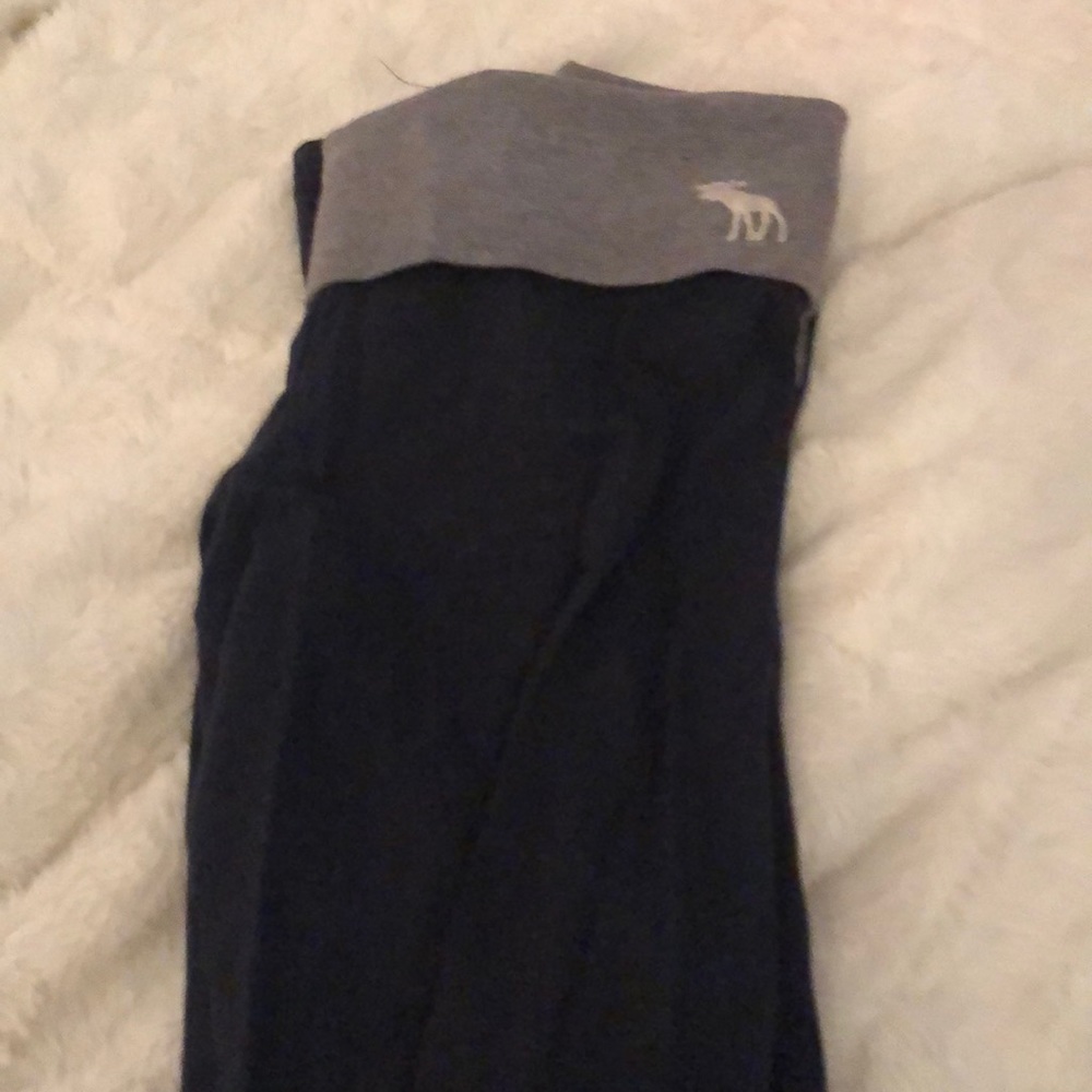 Abercrombie and Fitch blue and grey leggings